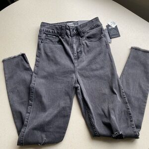 Hot Topic Cropped Ultra Hi Rise Crop Women’s Jeans or Jeggings size 1